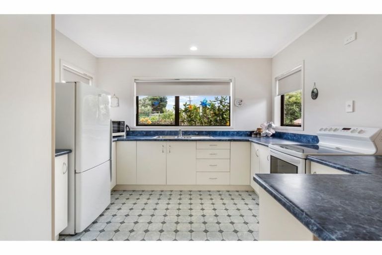 Photo of property in 96a Collingwood Road, Waiuku, 2123