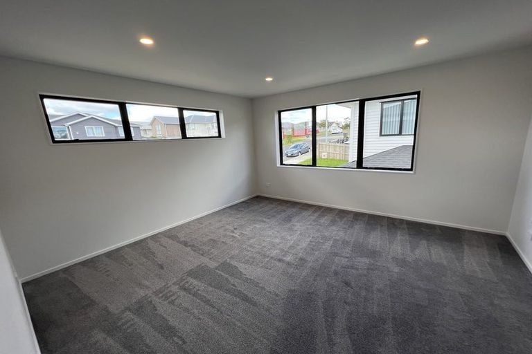 Photo of property in 38a Mcwhirters Farm Lane, Massey, Auckland, 0614