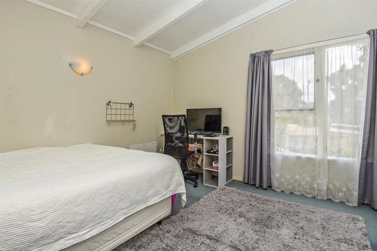 Photo of property in 217 Golf Road, Titirangi, Auckland, 0604