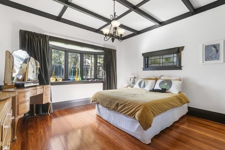 Photo of property in 4078a Great North Road, Glen Eden, Auckland, 0602