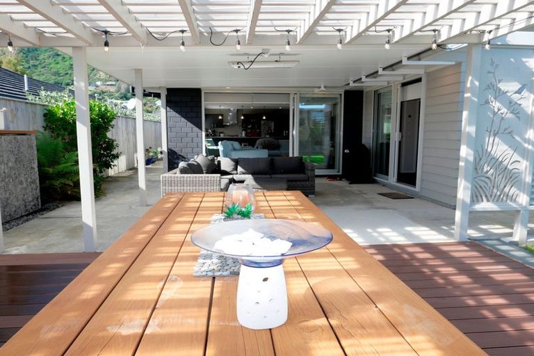 Photo of property in 5 Mahia Lane, Waikanae, 5036