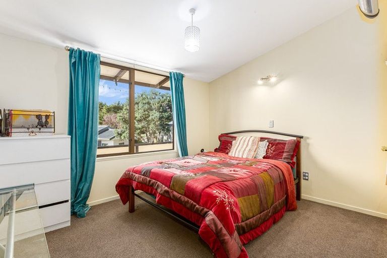 Photo of property in 16 Karaka Grove, Raumati Beach, Paraparaumu, 5032