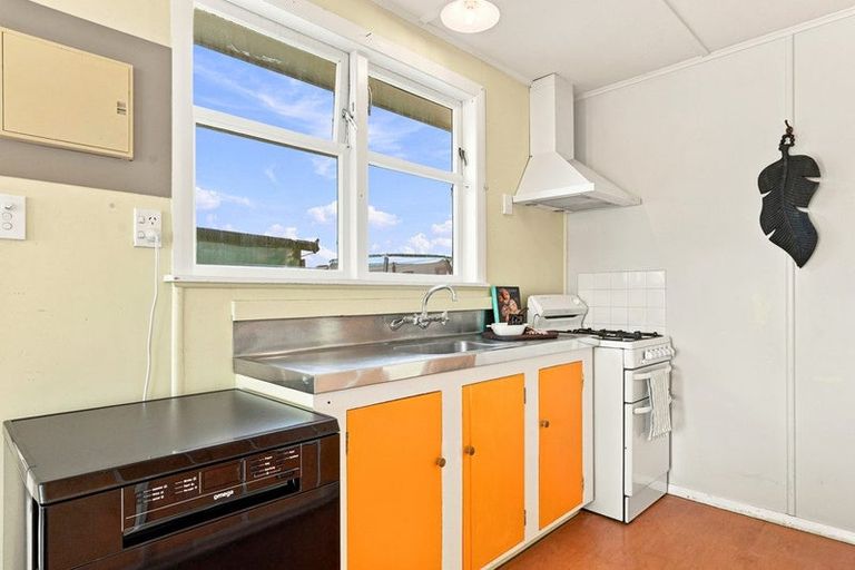 Photo of property in 24 Titoki Street, Castlecliff, Whanganui, 4501