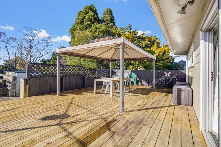 Photo of property in 1 Joanna Place, Deanwell, Hamilton, 3206