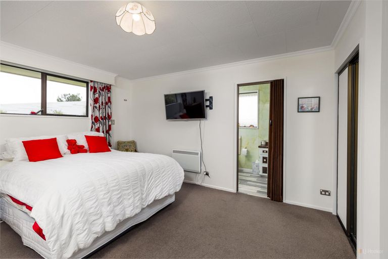 Photo of property in 23 Timaru Road, Waimate, 7924