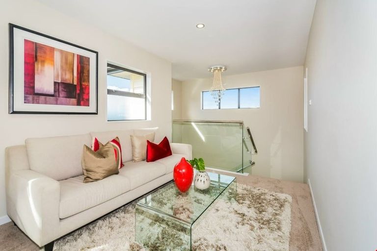 Photo of property in 48 Golden Morning Drive, Albany Heights, Auckland, 0632