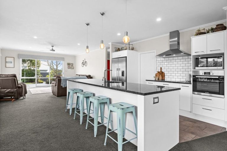 Photo of property in 75a Arataki Road, Havelock North, 4130