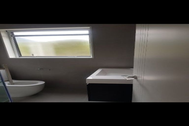 Photo of property in 18 Vazey Way, Hobsonville, Auckland, 0618