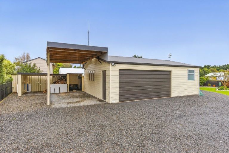 Photo of property in 51 Garth Road, Levin, 5571