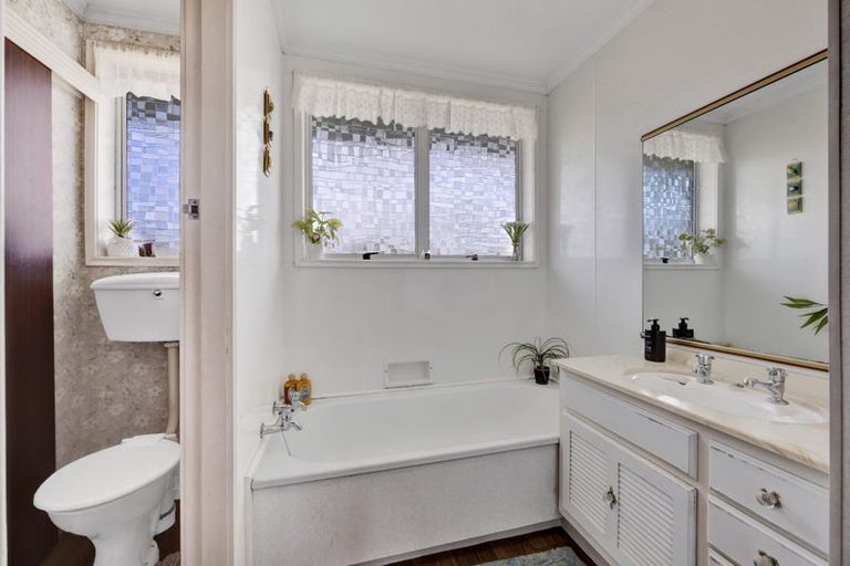 Photo of property in 3 Caesar Street, Stratford, 4332