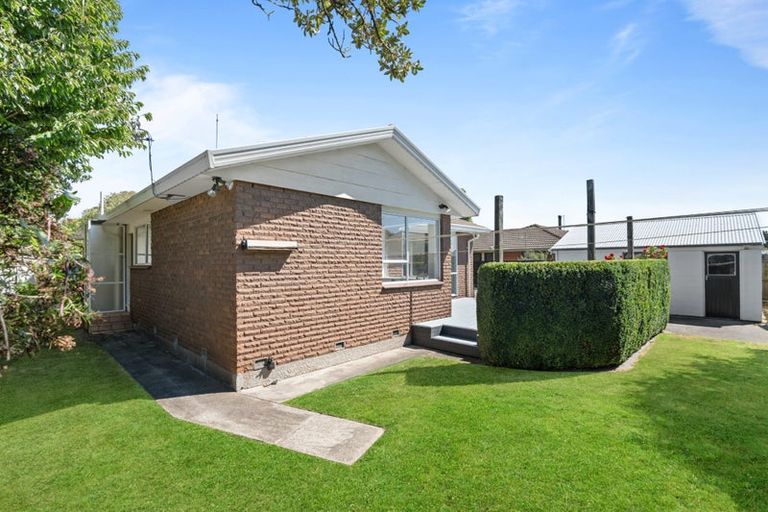 Photo of property in 12 Iona Place, Sockburn, Christchurch, 8042