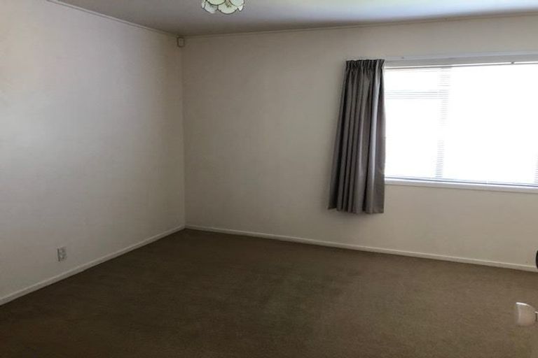 Photo of property in 15 Charles Prevost Drive, The Gardens, Auckland, 2105