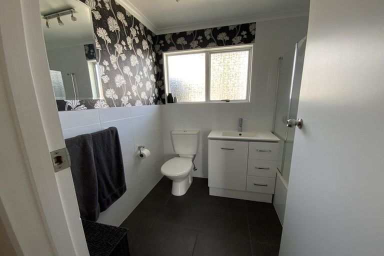 Photo of property in 52 Cascade Crescent, Westbrook, Palmerston North, 4412