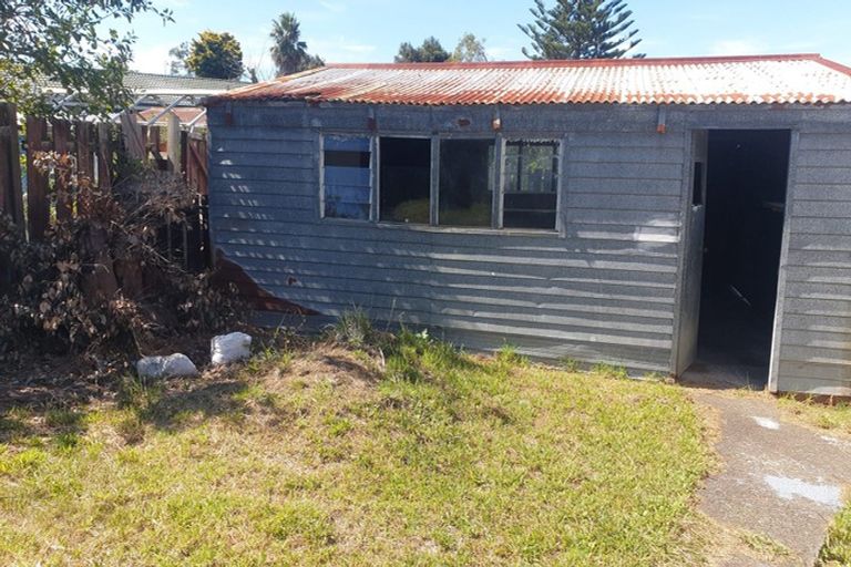 Photo of property in 308 Roscommon Road, Clendon Park, Auckland, 2103