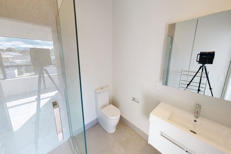 Photo of property in 1c Wai-iti Crescent, Woburn, Lower Hutt, 5010