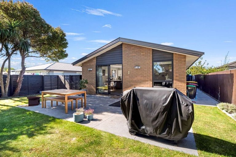 Photo of property in 2/96 Palmers Road, New Brighton, Christchurch, 8083