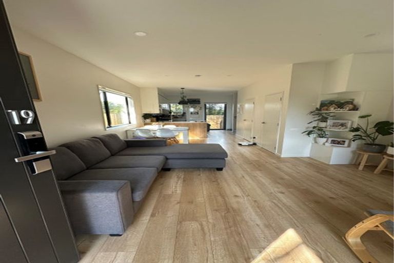 Photo of property in 19/9 Schnapper Rock Road, Greenhithe, Auckland, 0632