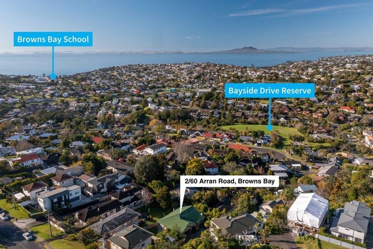 Photo of property in 2/60 Arran Road, Browns Bay, Auckland, 0630