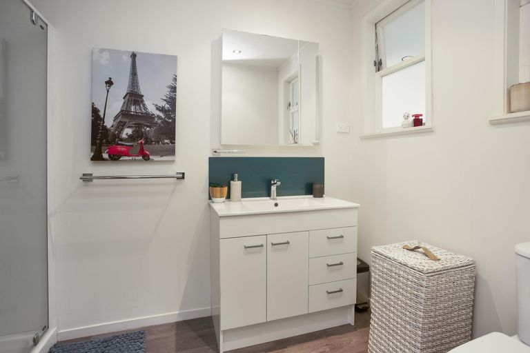 Photo of property in 44 Line Road, Glen Innes, Auckland, 1072