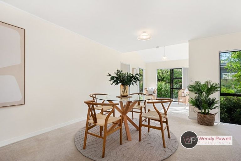 Photo of property in 4 Sutherland Avenue, Silverstream, Upper Hutt, 5019