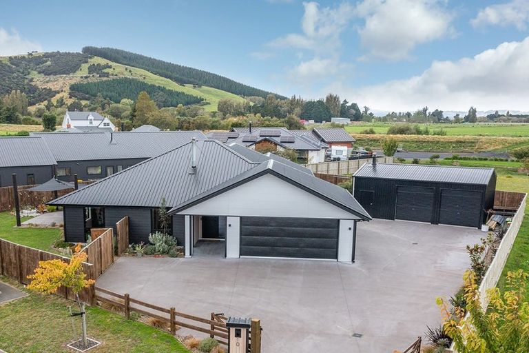 Photo of property in 10 Franks Place, Outram, 9019