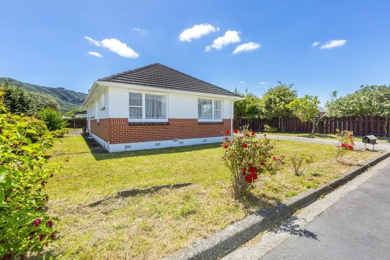 Photo of property in 61 Kashmir Avenue, Clouston Park, Upper Hutt, 5018