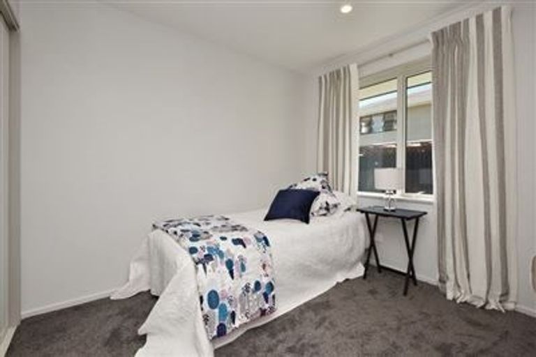Photo of property in 2/23 Wakelin Place, Redwood, Christchurch, 8051