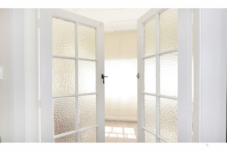 Photo of property in 17 Rhodes Street, Waimate, 7924