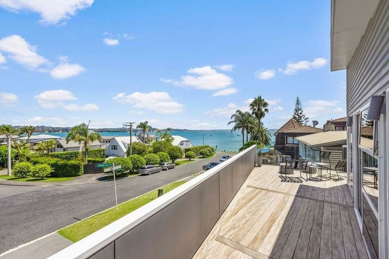 Photo of property in 69 De Luen Avenue, Tindalls Beach, Whangaparaoa, 0930