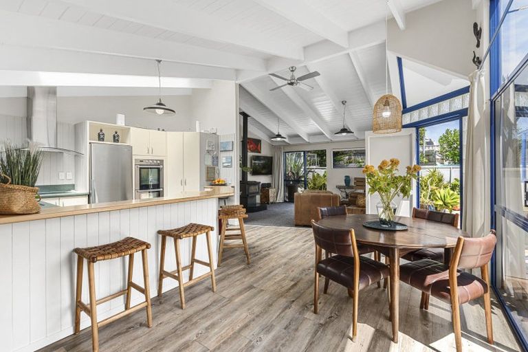 Photo of property in 7 Butlers Lane, Oakura, 4314