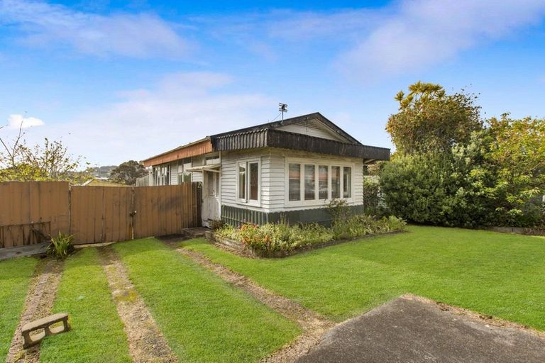 Photo of property in 1608 Great North Road, Waterview, Auckland, 1026