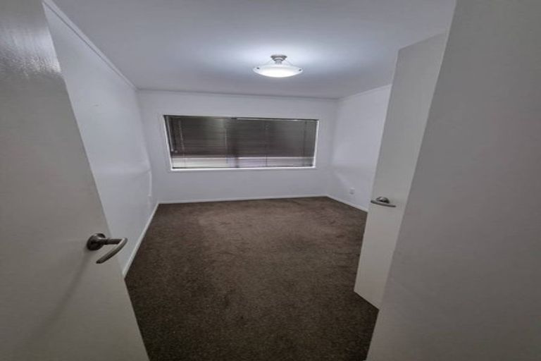 Photo of property in 116 Whangaparaoa Road, Red Beach, 0932