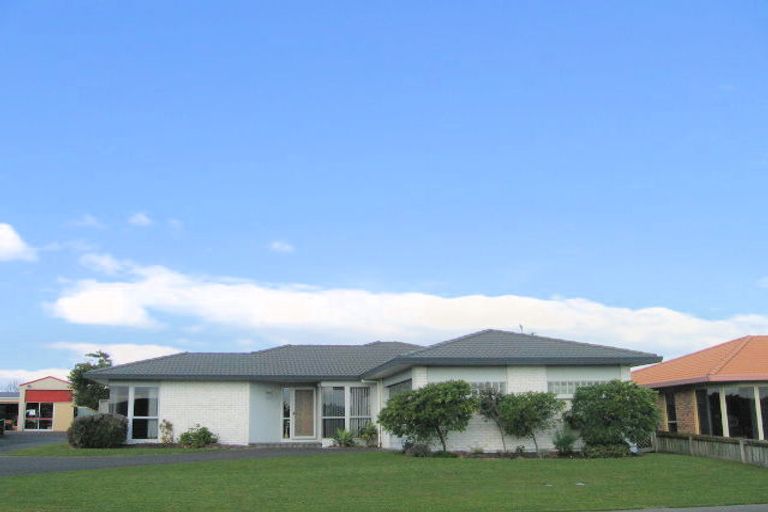 Photo of property in 2 Russley Drive, Mount Maunganui, 3116