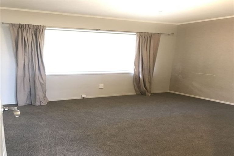 Photo of property in 1/322 Royal Road, Massey, Auckland, 0614