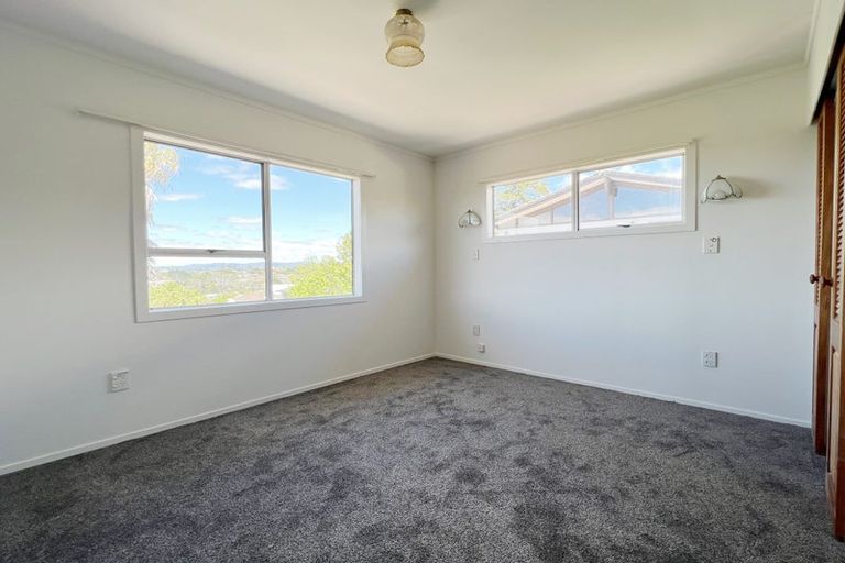 Photo of property in 17 Sumich Place, West Harbour, Auckland, 0618