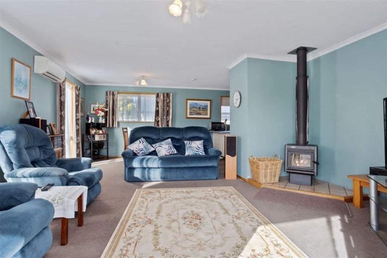 Photo of property in 19 Parsonage Road, Woodend, 7610