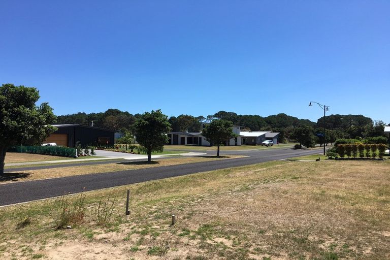 Photo of property in 114 Harbour Drive, Matarangi, Whitianga, 3592