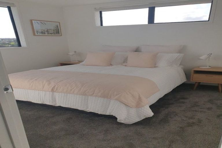 Photo of property in 8/8 Yeovil Road, Te Atatu Peninsula, Auckland, 0610
