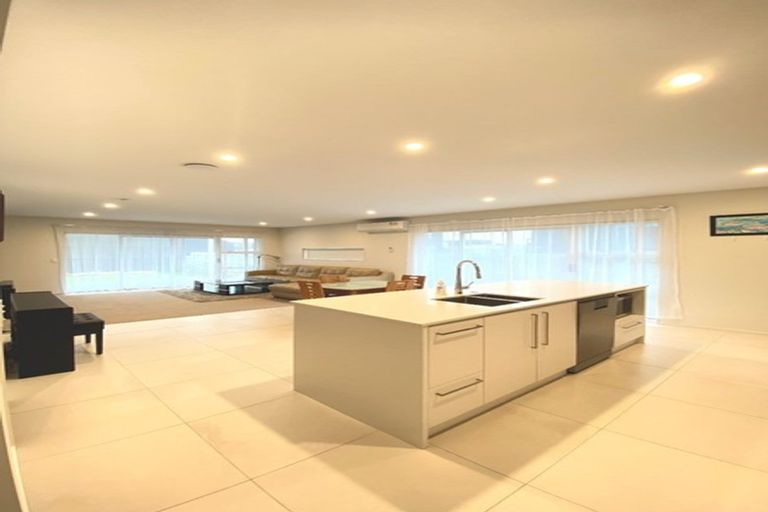 Photo of property in 82 Flat Bush School Road, Flat Bush, Auckland, 2019