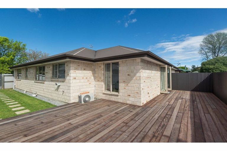 Photo of property in 65a Cleveland Street, Edgeware, Christchurch, 8013