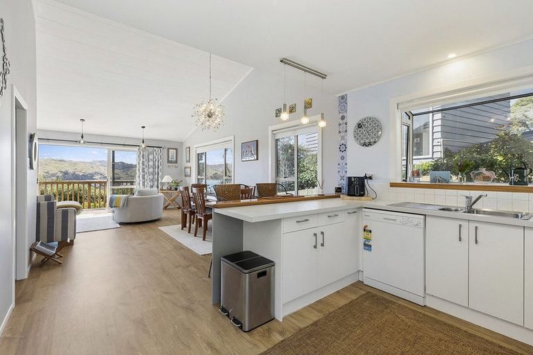 Photo of property in 14 Kenef Road, Paremata, Porirua, 5024