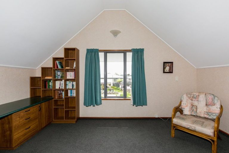 Photo of property in 4a Neeve Place, Taradale, Napier, 4112