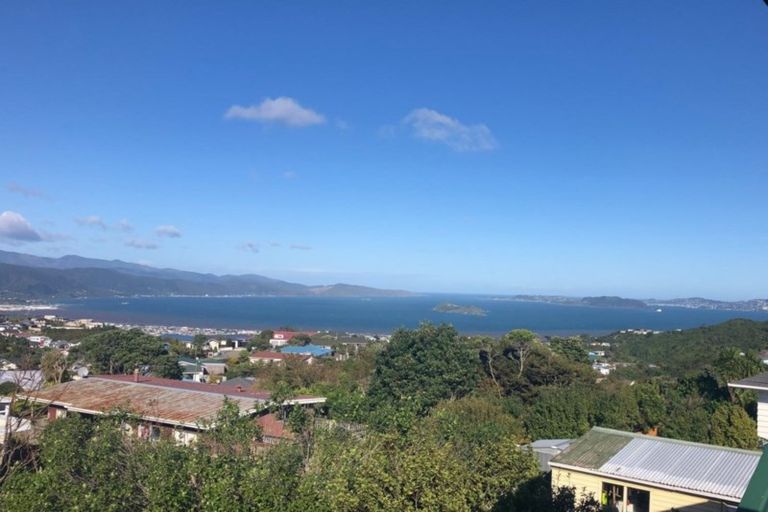 Photo of property in 9 Oakleigh Street, Maungaraki, Lower Hutt, 5010