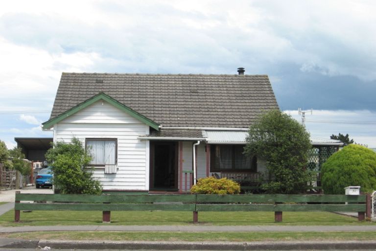 Photo of property in 10 Anzac Street, Gisborne, 4010