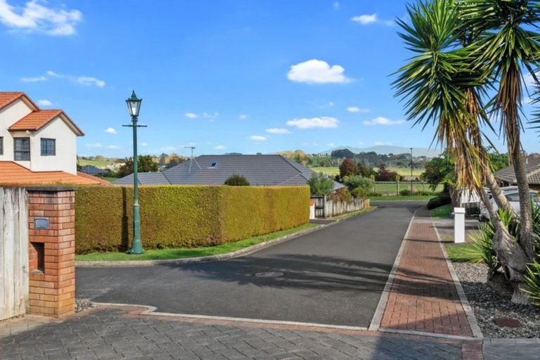 Photo of property in 64 Ayrshire Drive, Grandview Heights, Hamilton, 3200