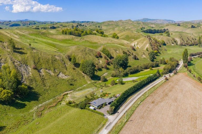 Photo of property in 1127 Pourerere Road, Omakere, Waipawa, 4271