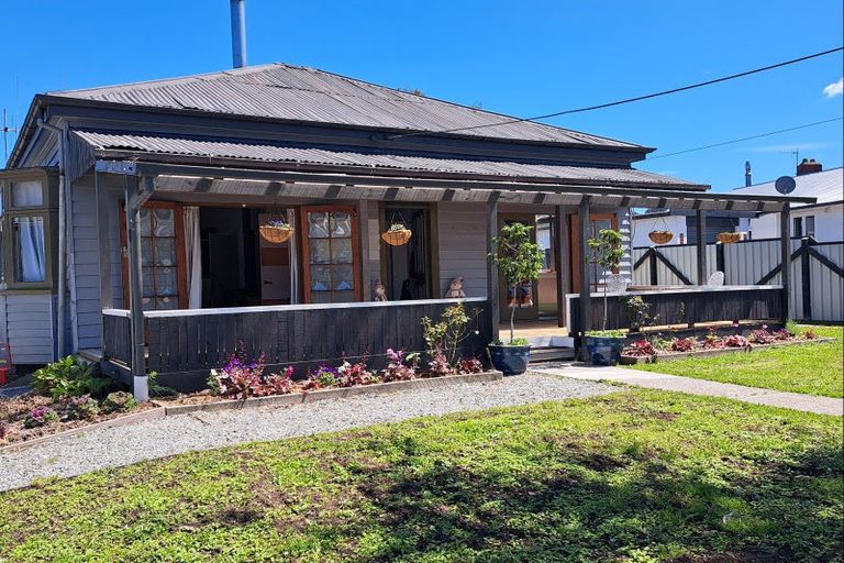 Photo of property in 40 Cox Street, Geraldine, 7930