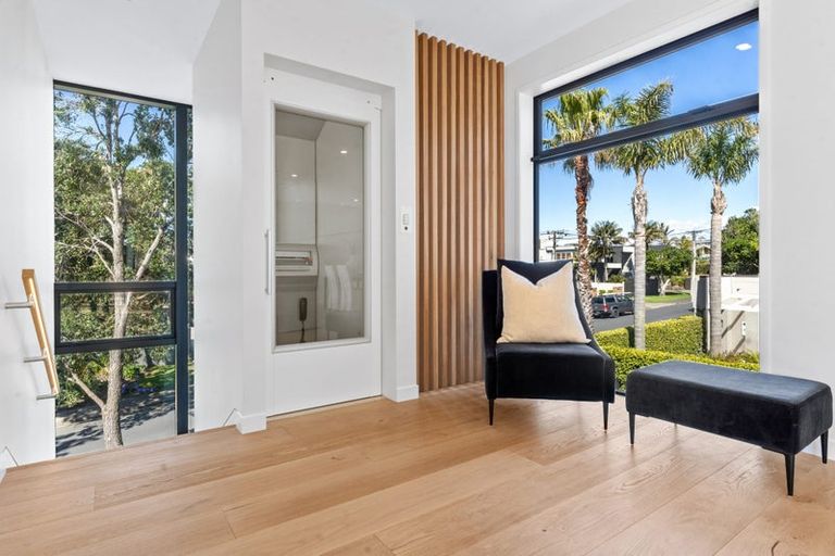 Photo of property in 14a Muritai Road, Milford, Auckland, 0620