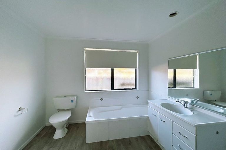 Photo of property in 15 Farnham Close, Rototuna North, Hamilton, 3210