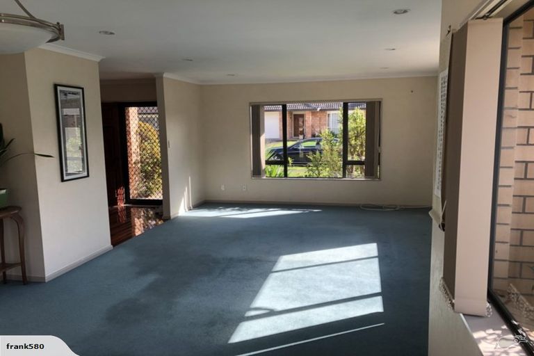 Photo of property in 15 Belcoo Crescent, East Tamaki, Auckland, 2013